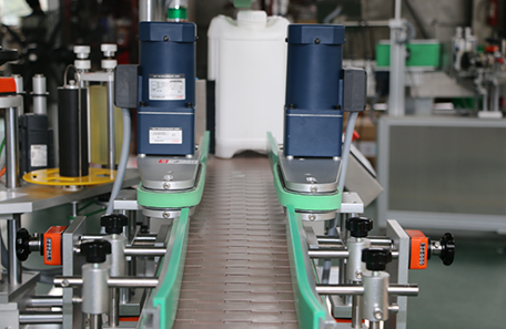 单面贴标机 单面贴标机