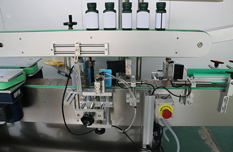 油瓶多侧面贴标机