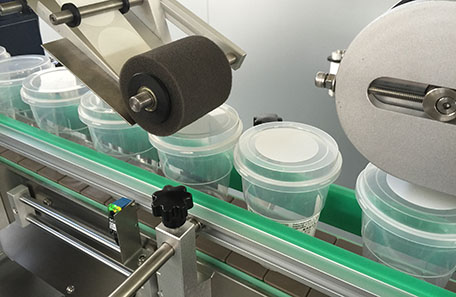 箱子平侧面贴标机