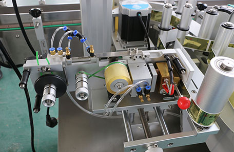 不规则瓶型定位贴标机 不规则瓶型定位贴标机