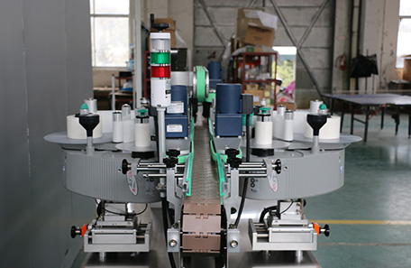 玻璃瓶双面贴标机