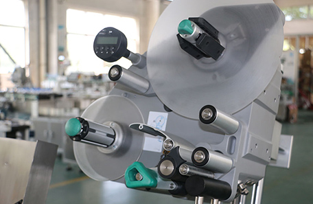 卧式注射器贴标机 卧式注射器贴标机