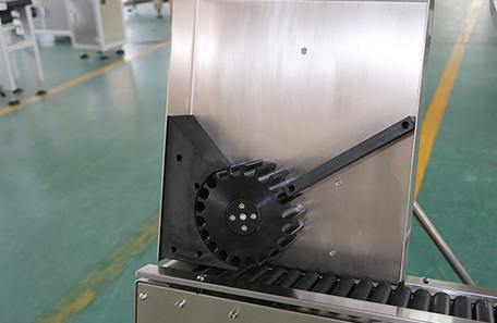 卧式香水瓶贴标机 卧式香水瓶贴标机