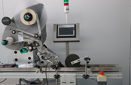 平面式扁瓶滴眼液贴标机 平面式扁瓶滴眼液贴标机