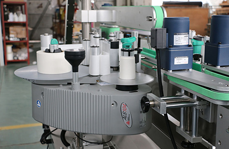 矿泉水双面贴标机 矿泉水双面贴标机