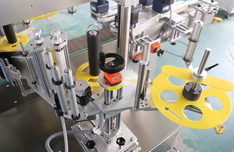 扁瓶不干胶双面贴标机 扁瓶不干胶双面贴标机