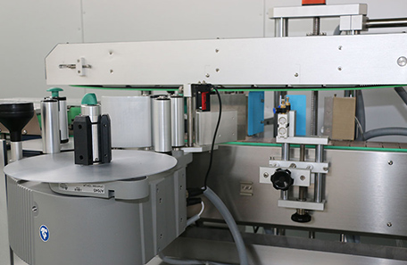 橄榄油双面贴标机 橄榄油双面贴标机