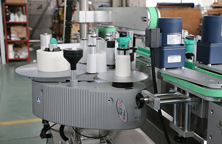 橄榄油双面贴标机 橄榄油双面贴标机