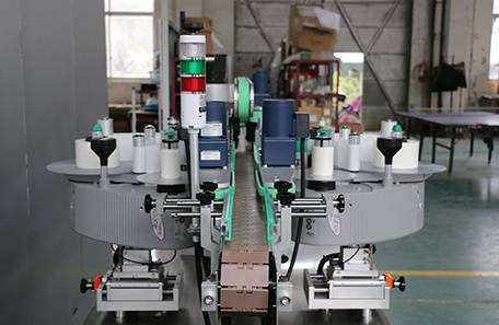 洗发水双面贴标机 洗发水双面贴标机