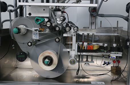 箱子上下面贴标机 箱子上下面贴标机