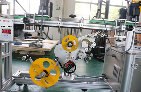 罐/瓶上下面贴标机 罐/瓶上下面贴标机