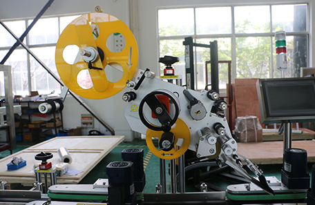 罐/瓶上下面贴标机 罐/瓶上下面贴标机