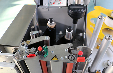 称重打印贴标机 称重打印贴标机