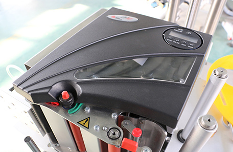 称重打印贴标机 称重打印贴标机