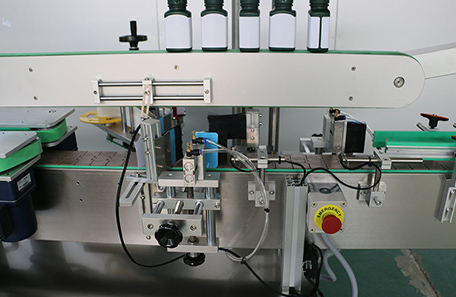 方扁瓶多面贴标机 方扁瓶多面贴标机