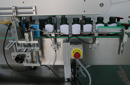 方扁瓶多面贴标机 方扁瓶多面贴标机