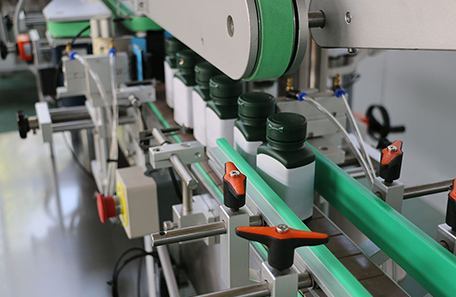 方扁瓶多面贴标机 方扁瓶多面贴标机