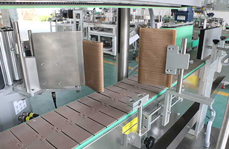 方罐多面贴标机 方罐多面贴标机