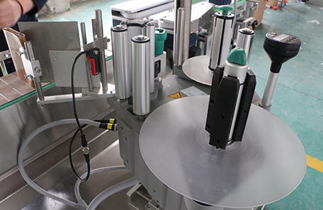 方罐多面贴标机 方罐多面贴标机