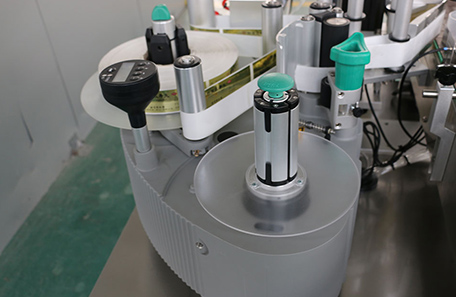 玻璃瓶定点定位贴标机 玻璃瓶定点定位贴标机