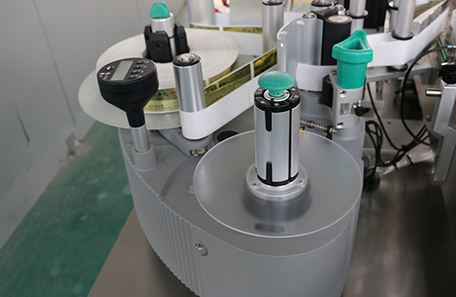 饮料定点定位贴标机 饮料定点定位贴标机