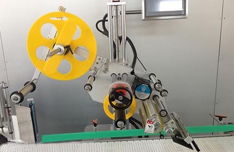 包装箱平面兼侧面贴标 包装箱平面兼侧面贴标