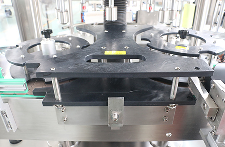 全自动回转式不干胶贴标机-XTHZ-720J型 全自动回转式不干胶贴标机-XTHZ-720J型