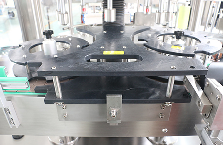 全自动回转式不干胶贴标机-XTHZ-928J型 全自动回转式不干胶贴标机-XTHZ-928J型