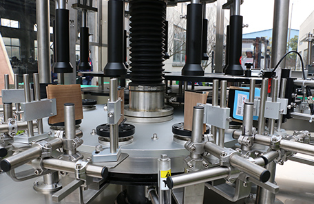 全自动回转式不干胶贴标机-XTHZ-928J型 全自动回转式不干胶贴标机-XTHZ-928J型