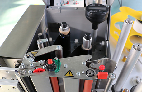 纸箱侧面在线打印贴标 纸箱侧面在线打印贴标