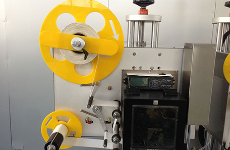 纸箱侧面在线打印贴标 纸箱侧面在线打印贴标