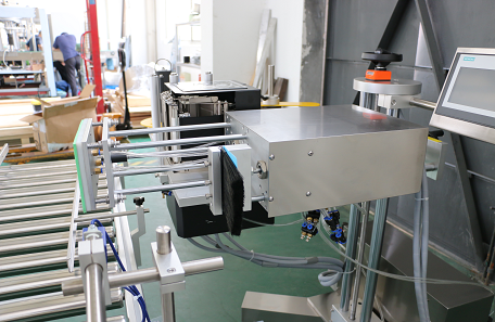 转角在线打印贴标机 转角在线打印贴标机