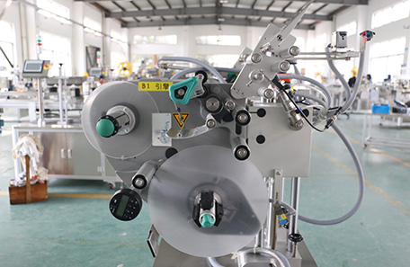 四标站不干胶贴标机