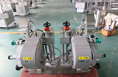 四标站不干胶贴标机