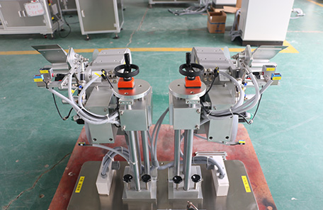 四标站不干胶贴标机