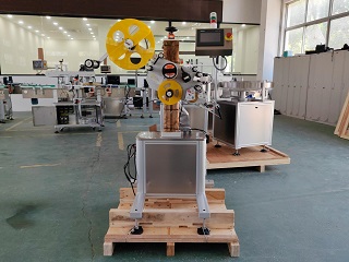 2025-7-3吉尔吉斯坦简易平面不干胶贴标机1台