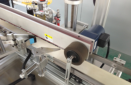 封口贴标机 封口贴标机