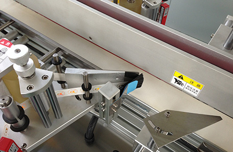 自动贴标签机 自动贴标签机